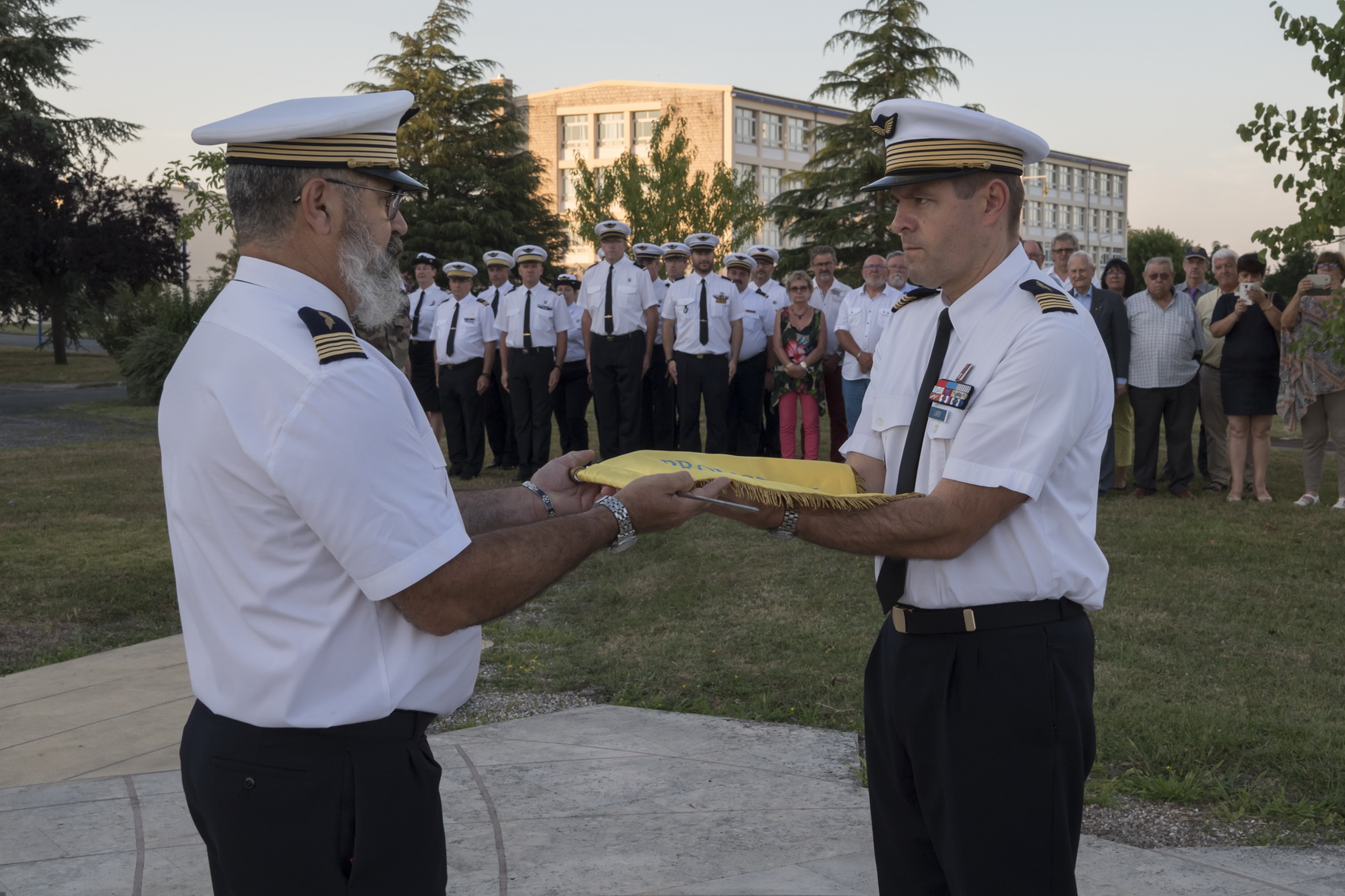 LE FANION DE LA P149 REMIS A L’AETA