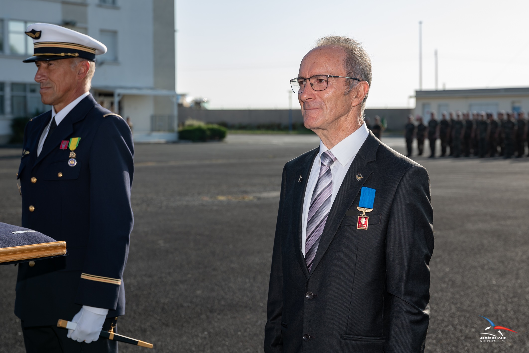 Yves BROCCHIERI (P80) décoré de la Médaille Aéronautique. 2