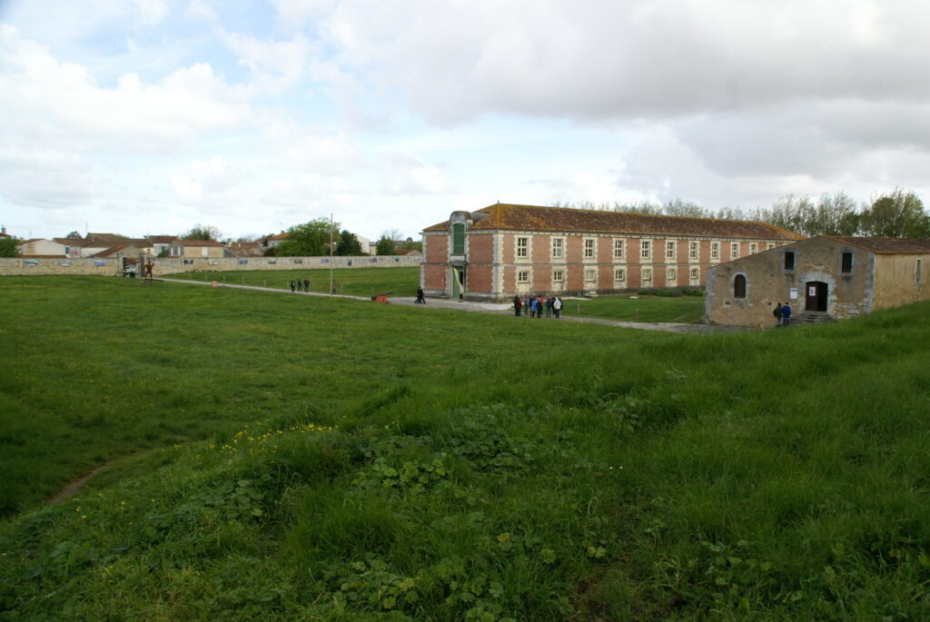 LES 60 ANS DES P46 en CHARENTE MARITIME puis à SAINTES sur la BA 722 40
